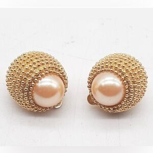 Erwin Pearl Faux
Pearl Earrings